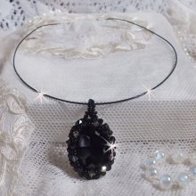 Mirano pendant necklace with Swarovski crystals and black seed beads